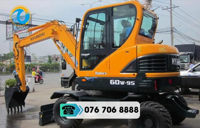 TOP 6 loại máy xúc mini giá rẻ, vận hành ổn áp hiện nay