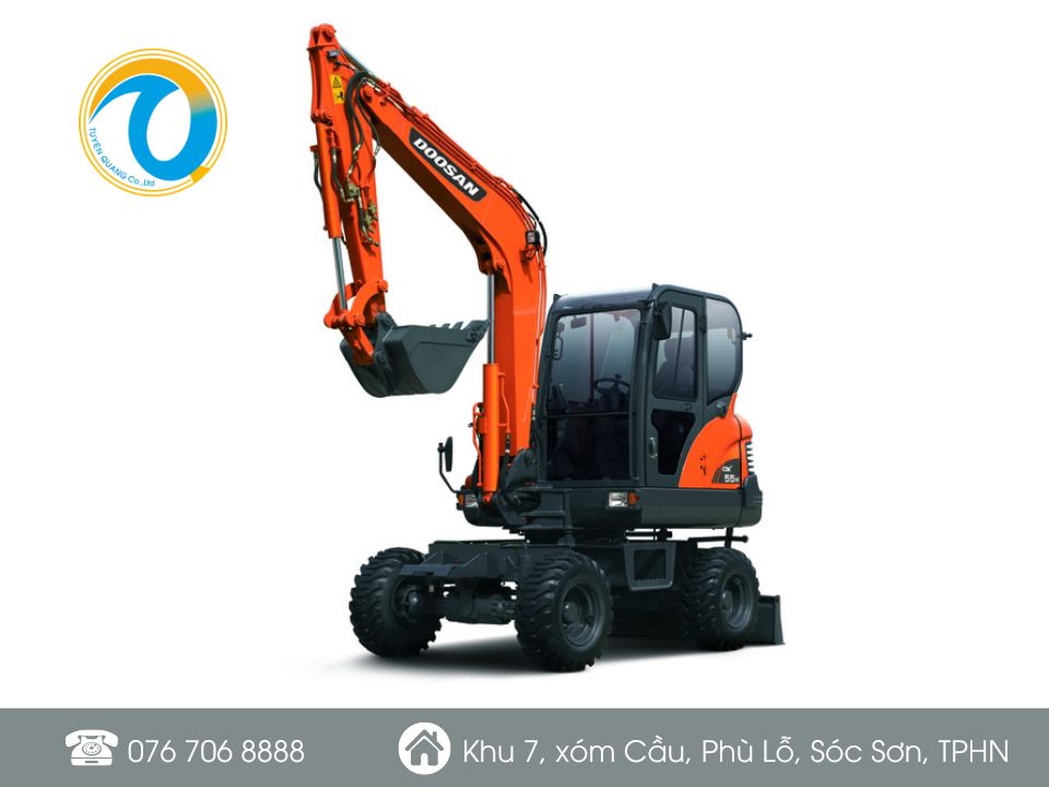 MÁY XÚC BÁNH LỐP DOOSAN DX55W