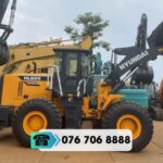 MÁY XÚC LẬT BÁNH LỐP HYUNDAI model HL665