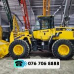 MÁY XÚC ĐÀO KOMATSU model WA320-6