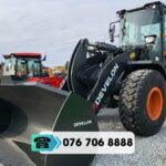 máy xúc lật bánh lốp Develon DL250