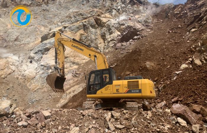 Nguyên nhân máy xúc di chuyển yếu và cách khắc phục