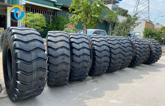 Tìm hiểu lốp xe xúc lật và quy trình tháo lắp đúng kỹ thuật